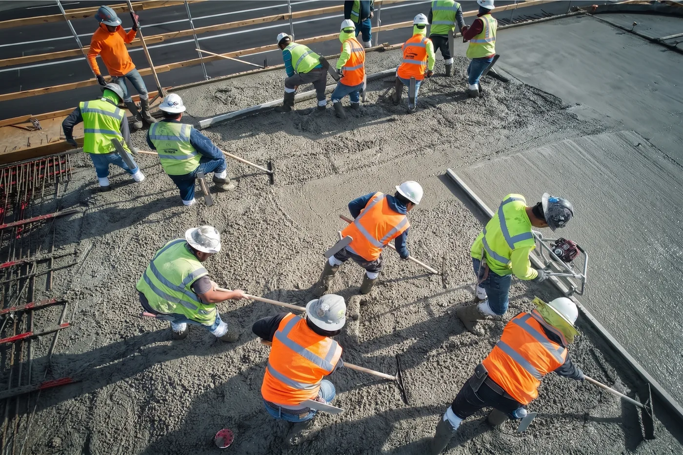 Gestores de obra a rever plantas estruturais no local